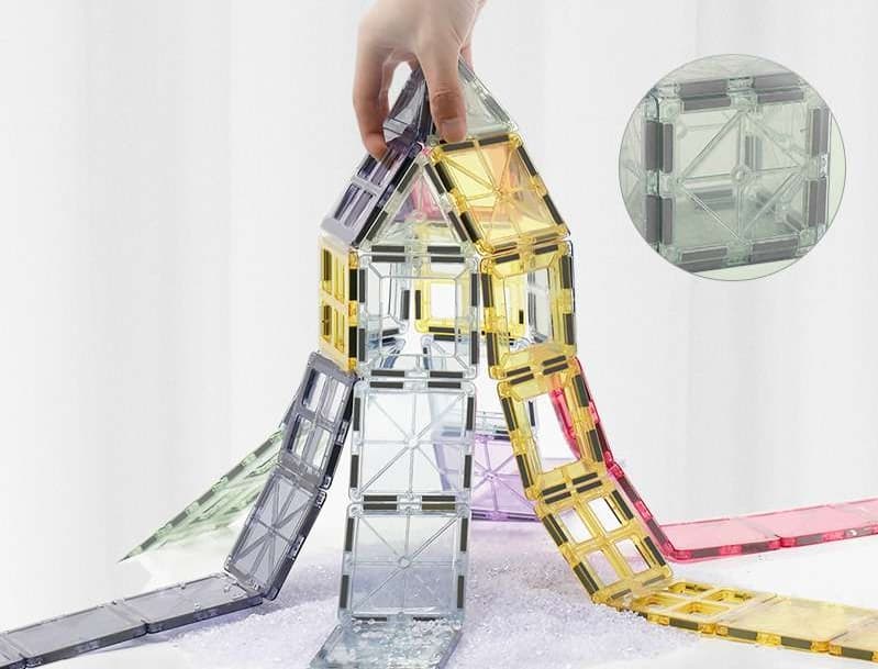 知育玩具 想像力を育むマグネットブロック
