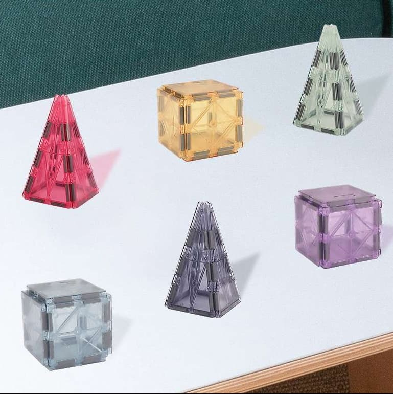 知育玩具 想像力を育むマグネットブロック