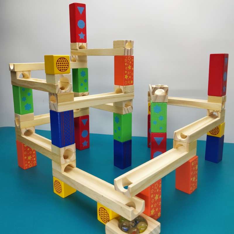 知育玩具 木製からくり迷路ビー玉タワー