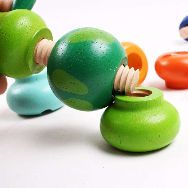 知育玩具 くるくるピカピカねじくみたて