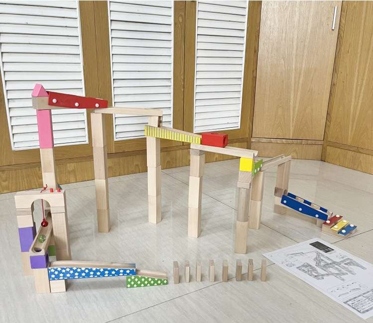 知育玩具 木製からくり迷路ビー玉タワー