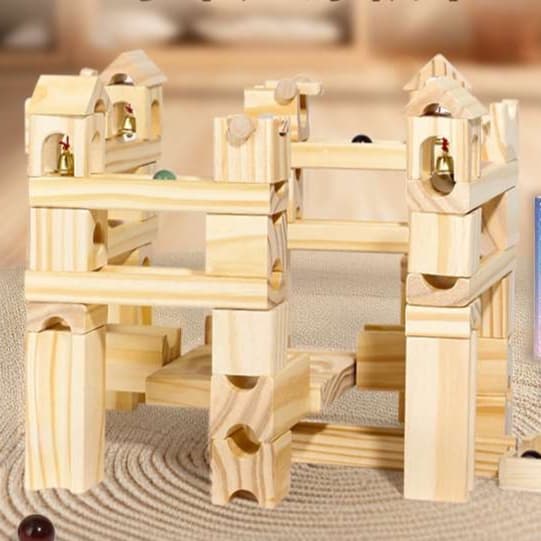 木製の積み木をモチーフにした知育玩具
