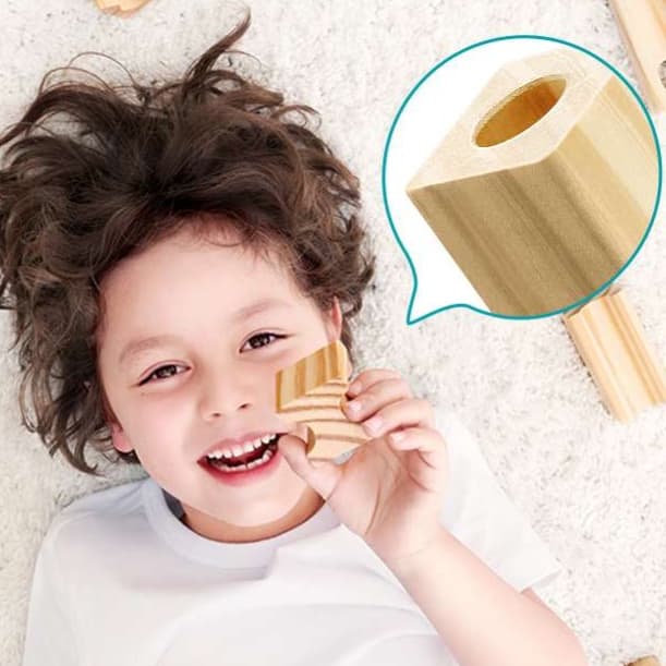 木製の積み木をモチーフにした知育玩具