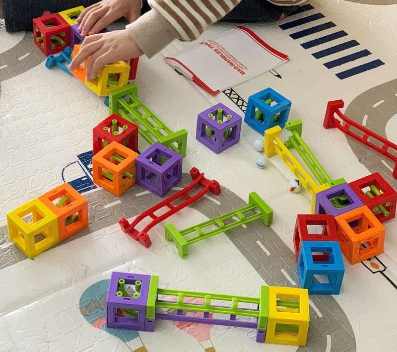 知育玩具 幻想の組み立て迷路