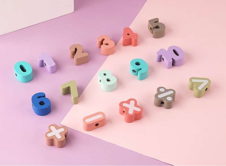 知育玩具 アルファベットと数字の木製パズル