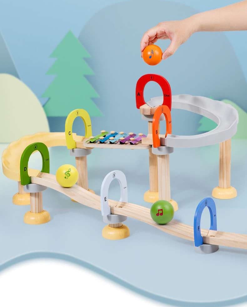 知育玩具 音のなる木製迷路遊び