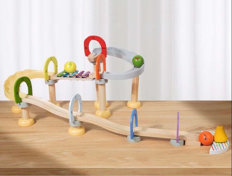 知育玩具 音のなる木製迷路遊び